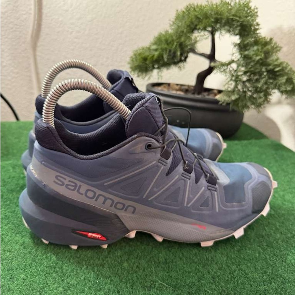 Salomon Men's Gray and Red Athletic Shoes
